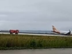Pesawat Super Air Jet Tergelincir di Bandara Weda Bay