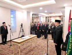 Lantik Pejabat Fungsional, Wamen Ossy Harapkan Peran Dosen Lektor dalam Transformasi STPN