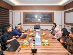 Kunjungi Dua Kantah di Sumut, Wamen Ossy Monitoring Kesiapan WBBM hingga Serahkan Sertipikat kepada Masyarakat