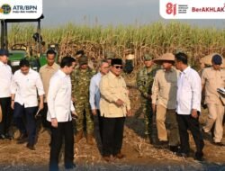 Dampingi Presiden Prabowo Panen Raya di Malang, Menteri Nusron: Ketahanan Pangan Butuh Kepastian Hukum Tanah