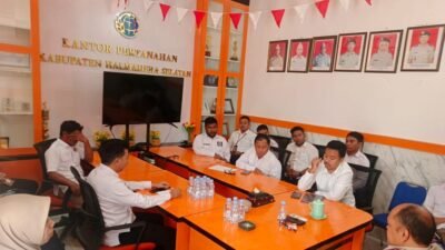 Pimpin Rapat Monev, Kepala Kantah Halmahera Selatan Tekankan Peningkatan Kualitas Pelayanan Publik